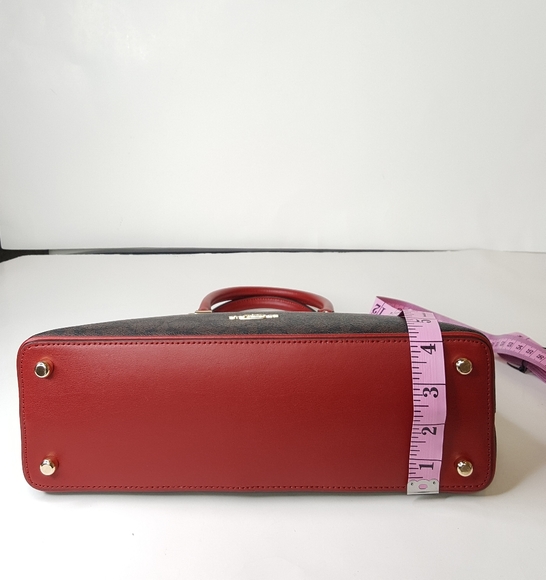 Coach signature leather crossbody bag. - Picture 7 of 10